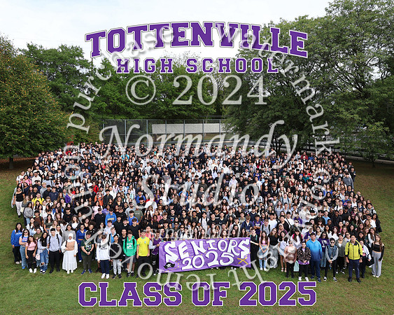 SENIOR CLASS PHOTO