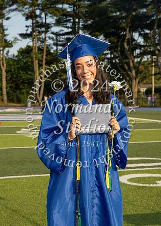 SPF_holding_diplomas_045