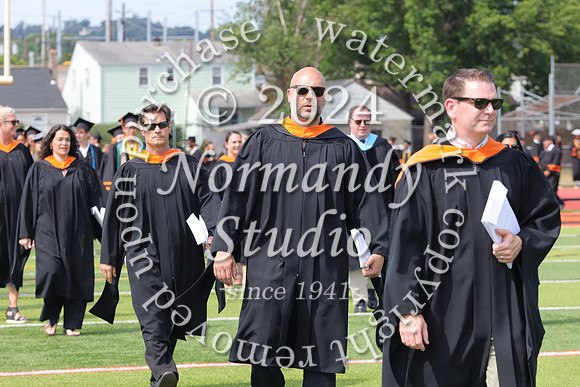 SVL_grad_candids_024