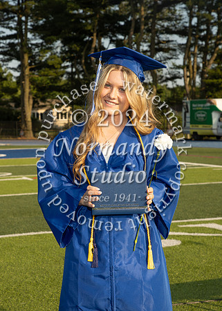 SPF_holding_diplomas_022