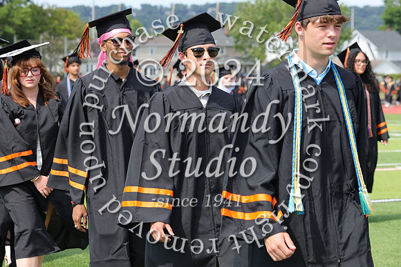 SVL_grad_candids_055
