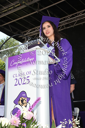TOT_grad_candids_026