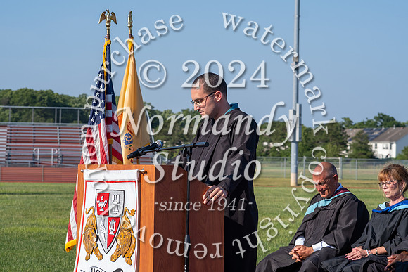 LIB_grad_candids_70
