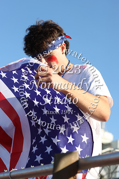 MON_fans_40