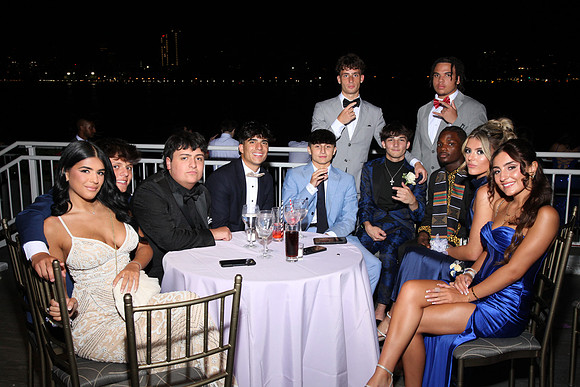TOT_table_photos_1077