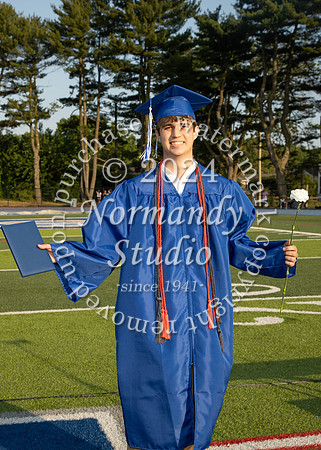 SPF_holding_diplomas_046