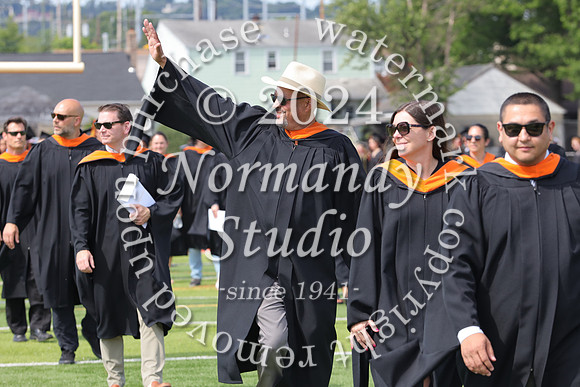 SVL_grad_candids_018
