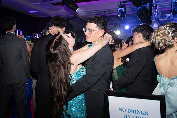 TOT_prom-dance_02