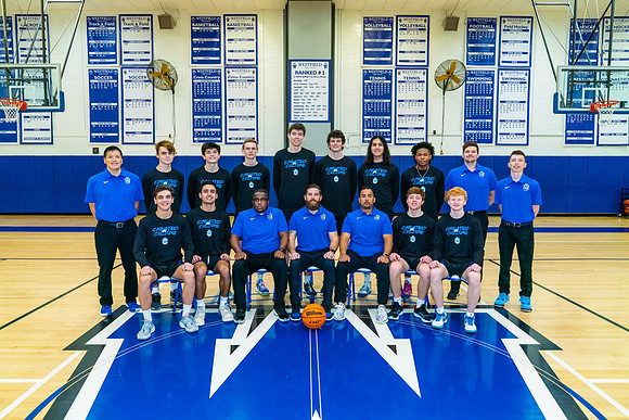 2021-22 WHS Boys Basketball_Varsity_A7R4267 - Varsity Team (1)