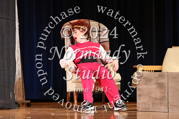 ALJ_fall play_14