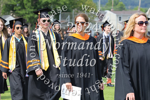 SVL_grad_candids_032