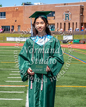 RDG_holding_diplomas_527