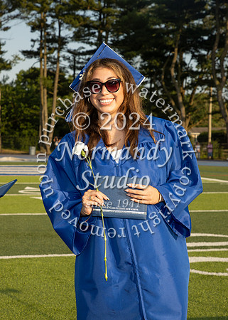 SPF_holding_diplomas_018