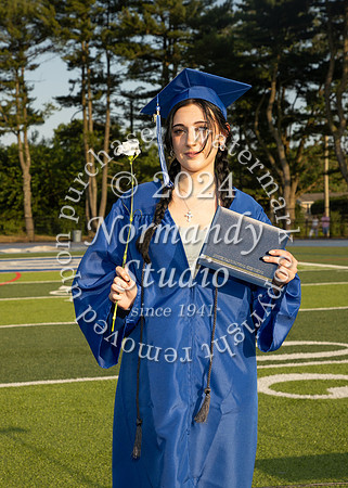 SPF_holding_diplomas_024