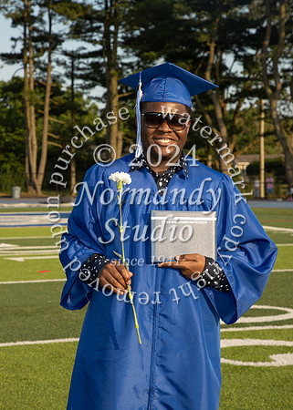 SPF_holding_diplomas_071