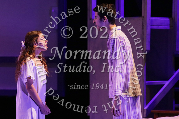 WMC_28_fall play