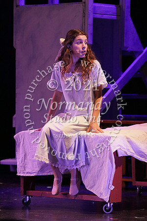 WMC_33_fall play