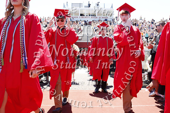 LIB_017_grad_candids