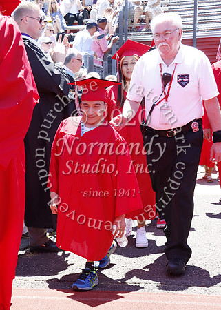 LIB_034_grad_candids