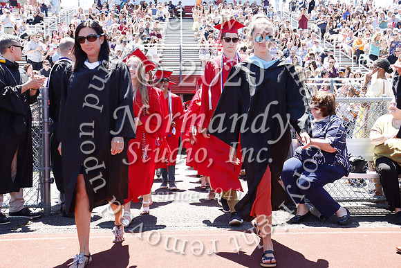 LIB_011_grad_candids