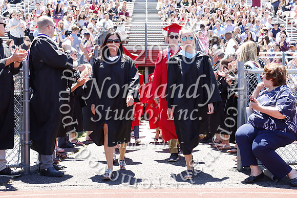 LIB_010_grad_candids