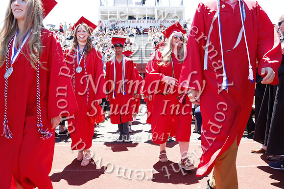 LIB_013_grad_candids