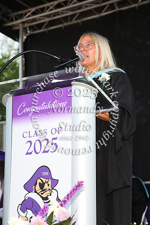 TOT_grad_candids_051