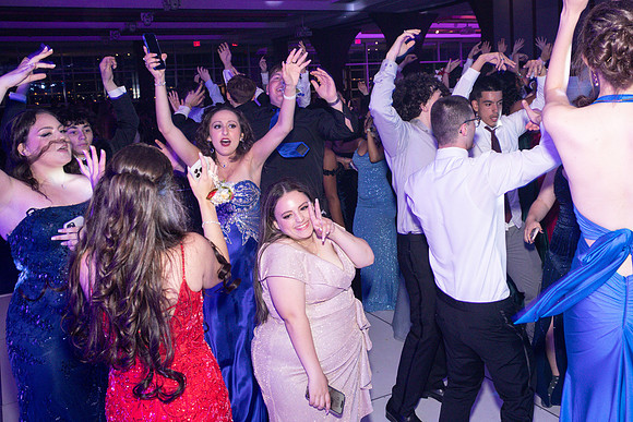 TOT_prom-dance_33