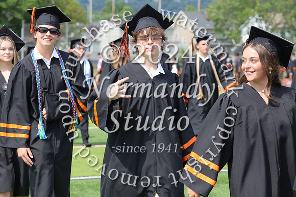 SVL_grad_candids_049