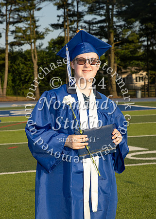 SPF_holding_diplomas_050