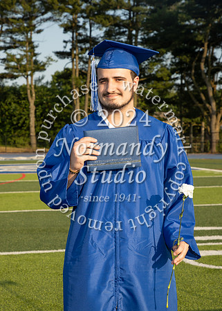 SPF_holding_diplomas_041