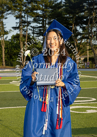 SPF_holding_diplomas_031