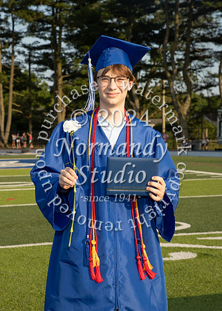 SPF_holding_diplomas_036