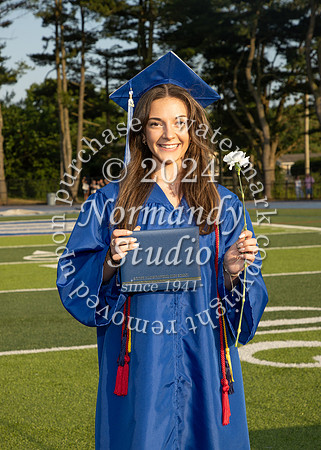 SPF_holding_diplomas_040