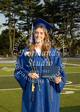 SPF_holding_diplomas_009