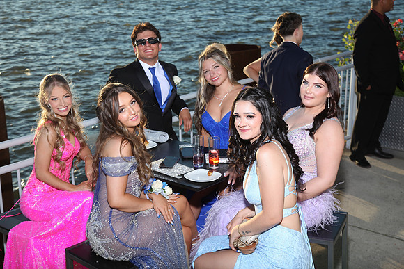 TOT_pier_candids_803
