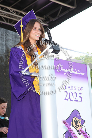 TOT_grad_candids_036