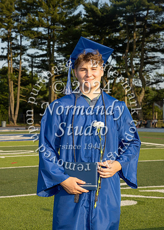 SPF_holding_diplomas_066