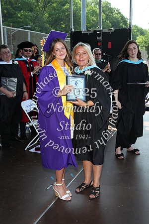 TOT_grad_candids_048