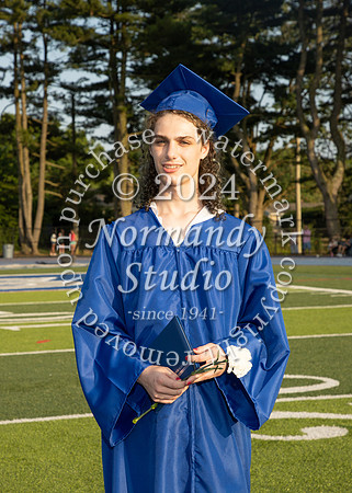 SPF_holding_diplomas_060