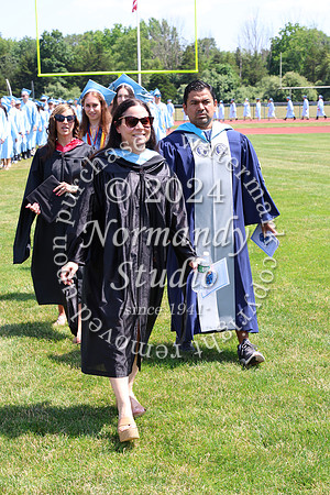 FTH_grad_candids_013