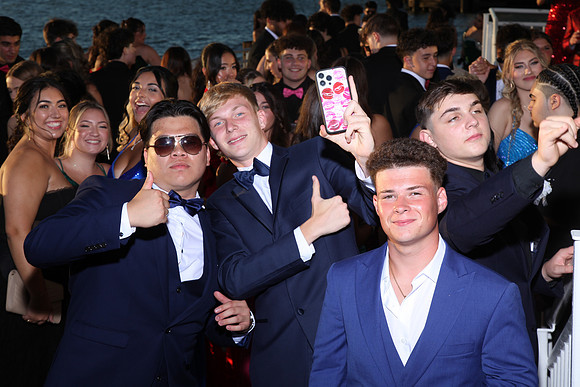 TOT_pier_candids_817