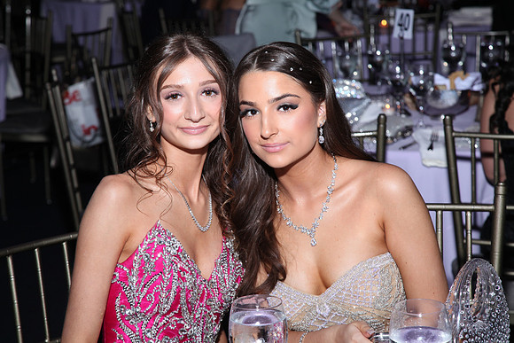 TOT_table_photos_1049