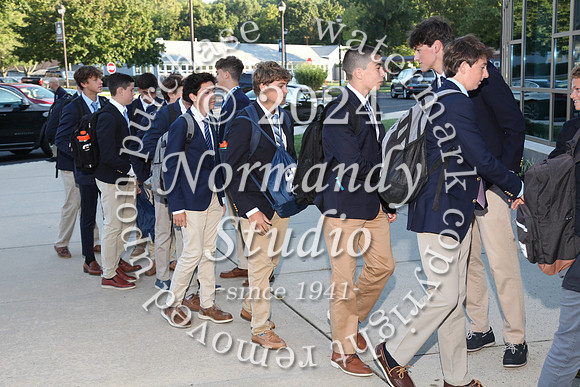 CBA_fr-arriving_15