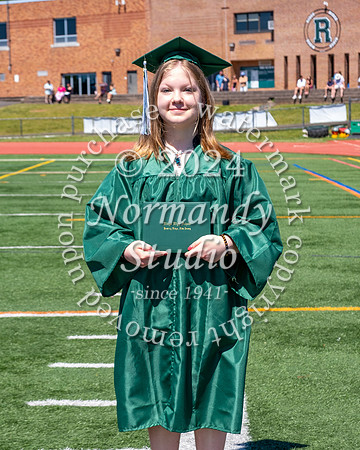 RDG_holding_diplomas_506
