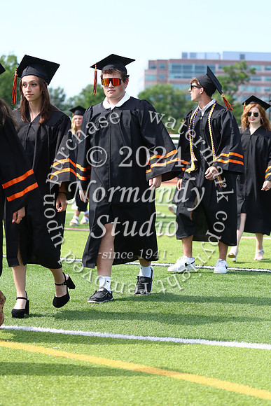 SVL_grad_candids_332