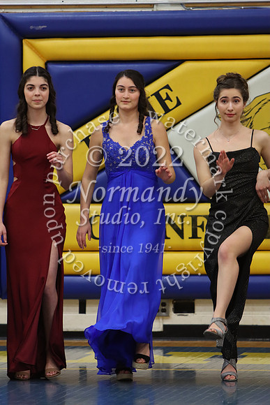 CHS_senior fashion show_46