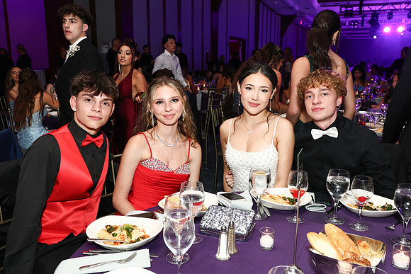 TOT_prom-inside_41