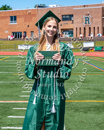 RDG_holding_diplomas_499