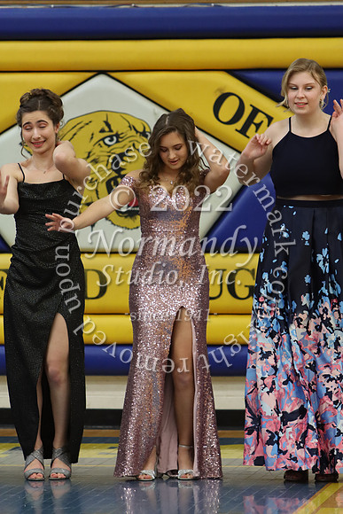 CHS_senior fashion show_48